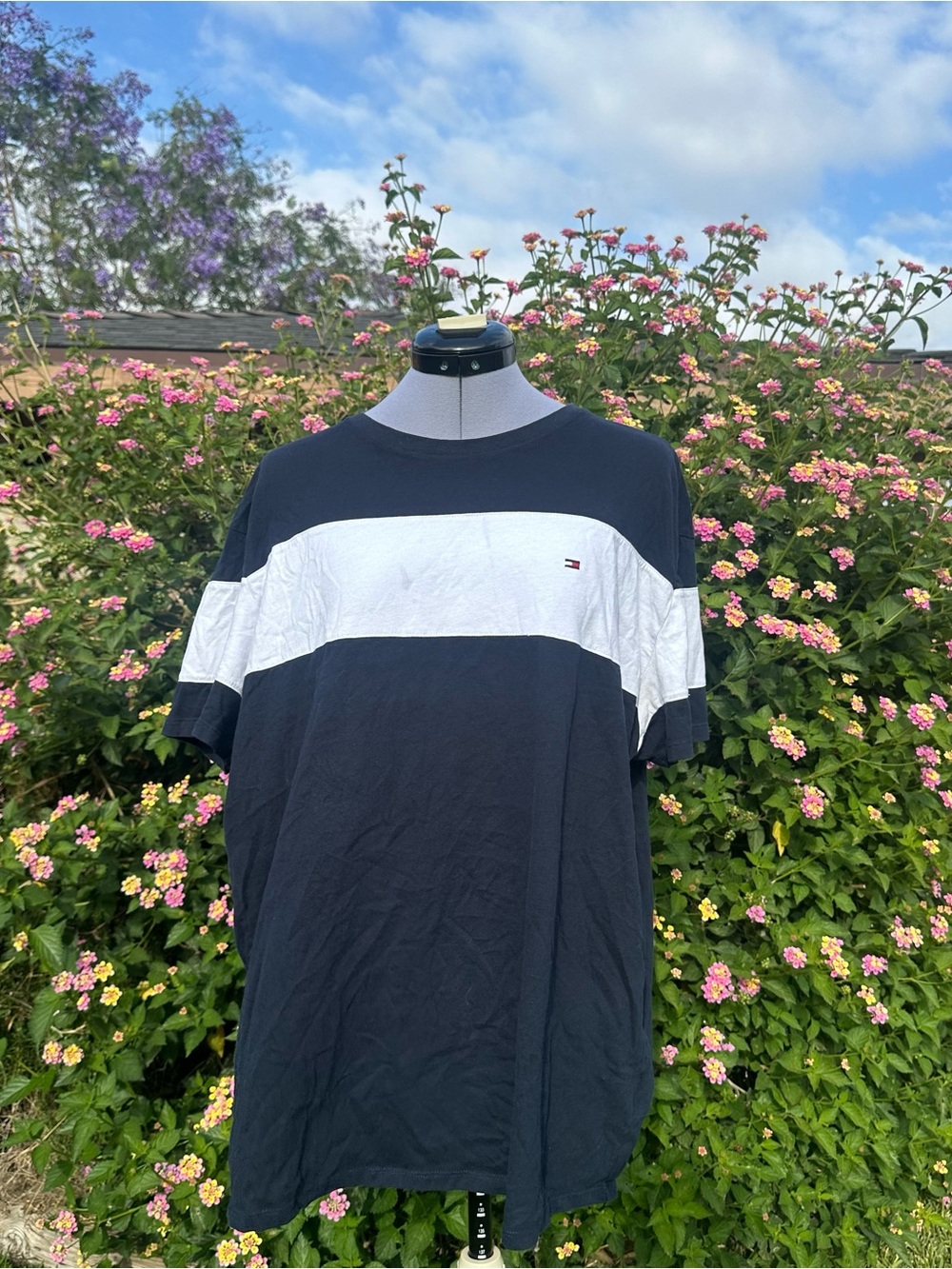 Tommy Hilfiger Navy and White Colorblock Short Sleeve Tee Size Extra Large